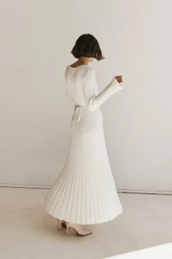 DISSH REIGN WHITE SLEEVED KNIT MIDI DRESS 13 DISSH REIGN WHITE SLEEVED KNIT MIDI DRESS -DISSH all-clothing Shop 2022.09.07 DISSH 23377