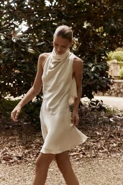 DISSH AISLE PEARL SATIN BACKLESS MINI DRESS