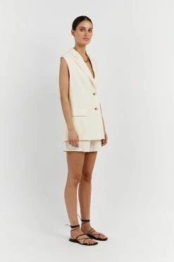 DISSH AMELIA OFF WHITE SLEEVELESS BLAZER 7 DISSH AMELIA OFF WHITE SLEEVELESS BLAZER -DISSH all-clothing Shop DQF02023OW.105 2