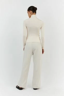 DISSH AVERY IVORY HIGH NECK TOP -DISSH all-clothing Shop DQF04027IVO.110 14 09dc10a9 2dcb 4d3b 9332 b3932e73b3a2