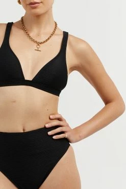 DISSH AMAYA BLACK TRIANGLE BIKINI TOP 11 DISSH AMAYA BLACK TRIANGLE BIKINI TOP -DISSH all-clothing Shop DVE16015BK.600 4