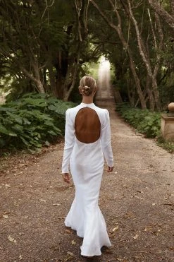 DISSH AISLE WHITE LINEN SLEEVE MIDI DRESS