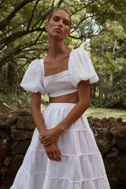 DISSH AISLE WHITE LINEN SLEEVED TOP