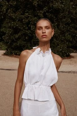 DISSH AISLE WHITE RAMIE BACKLESS TOP
