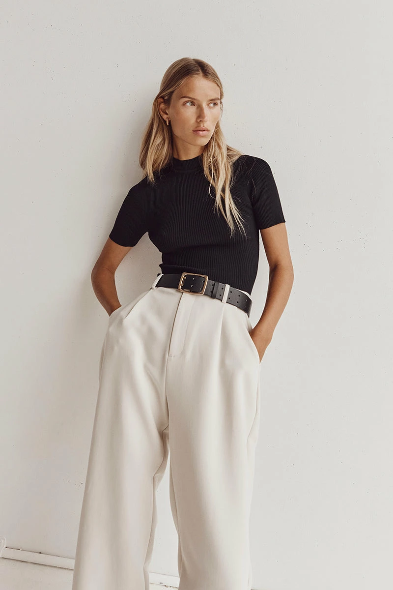 DISSH DONNA BLACK SHORT SLEEVE KNIT TOP 1 DISSH DONNA BLACK SHORT SLEEVE KNIT TOP