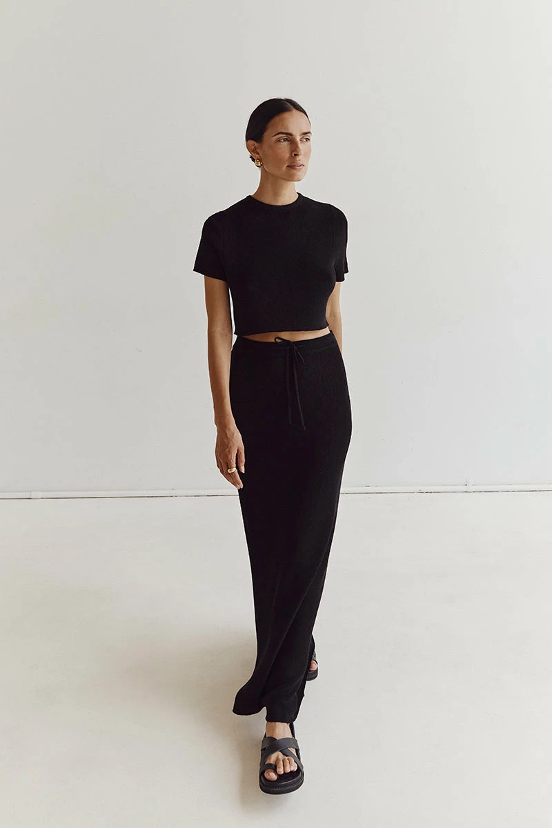 DISSH ASHER BLACK KNIT CROPPED TEE 1 DISSH ASHER BLACK KNIT CROPPED TEE